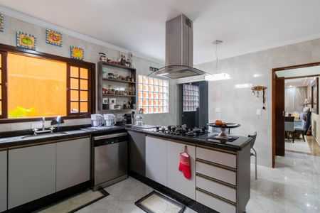 Casa à venda com 245m², 3 quartos e 2 vagas Casa à venda com 245m², 3 quartos e 2 vagasCozinha