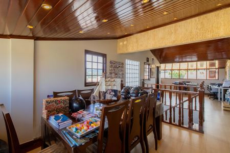 Casa à venda com 245m², 3 quartos e 2 vagas Casa à venda com 245m², 3 quartos e 2 vagasArea Gourmet