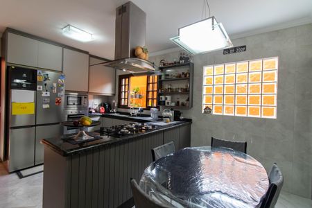 Casa à venda com 245m², 3 quartos e 2 vagas Casa à venda com 245m², 3 quartos e 2 vagasCozinha