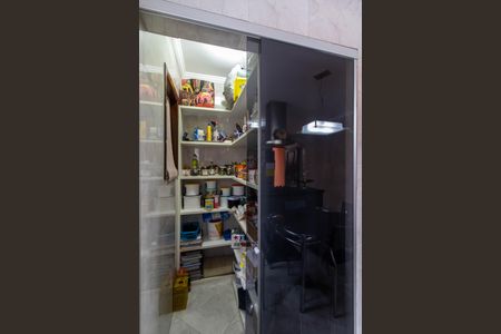 Casa à venda com 245m², 3 quartos e 2 vagas Casa à venda com 245m², 3 quartos e 2 vagasDespensa