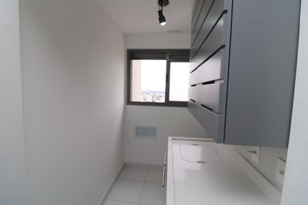 Apartamento para alugar com 77m², 2 quartos e 1 vagaÁrea de Serviço
