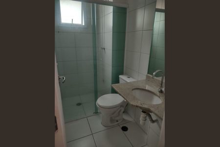 Banheiro de apartamento à venda com 2 quartos, 51m² em Vila Augusta, Guarulhos