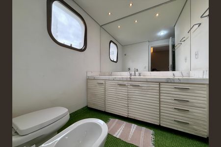 Apartamento à venda com 320m², 4 quartos e 4 vagasBanheiro Suíte 3