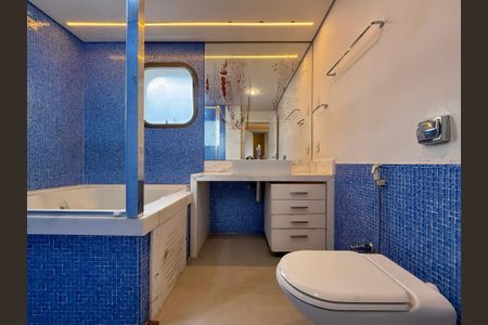 Apartamento à venda com 320m², 4 quartos e 4 vagasBanheiro Suíte 4