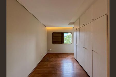 Apartamento à venda com 320m², 4 quartos e 4 vagasSuíte 3