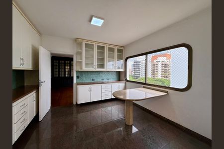 Apartamento à venda com 320m², 4 quartos e 4 vagasCopa