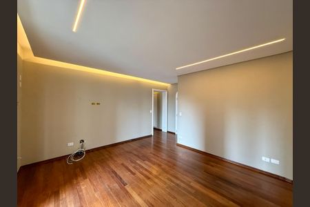 Apartamento à venda com 320m², 4 quartos e 4 vagasSuíte 4