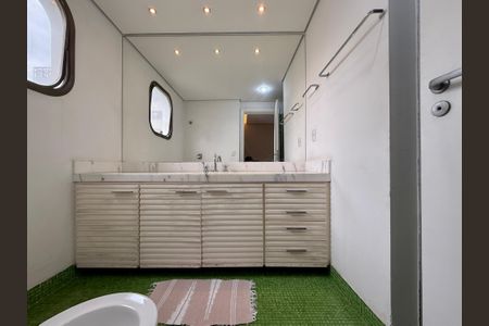 Apartamento à venda com 320m², 4 quartos e 4 vagasBanheiro Suíte 3