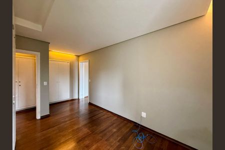 Apartamento à venda com 320m², 4 quartos e 4 vagasSuíte 3