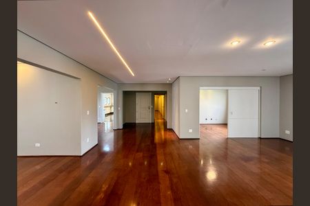 Apartamento à venda com 320m², 4 quartos e 4 vagasSala