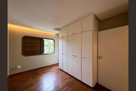 Apartamento à venda com 320m², 4 quartos e 4 vagasSuíte 3