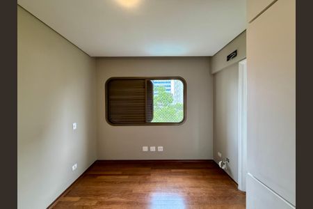 Apartamento à venda com 320m², 4 quartos e 4 vagasSuíte 1