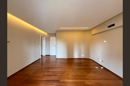 Apartamento à venda com 320m², 4 quartos e 4 vagasSuíte 4