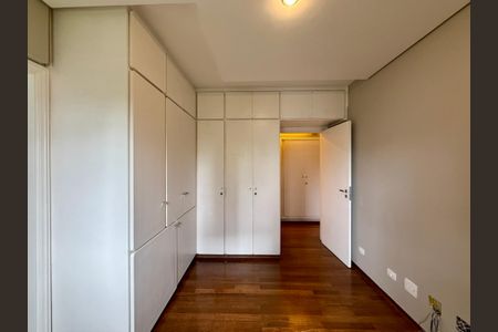 Apartamento à venda com 320m², 4 quartos e 4 vagasSuíte 1