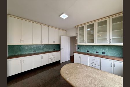 Apartamento à venda com 320m², 4 quartos e 4 vagasCopa