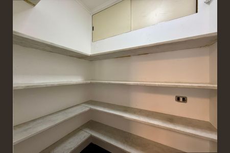 Apartamento à venda com 320m², 4 quartos e 4 vagasDespensa 