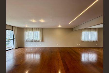Apartamento à venda com 320m², 4 quartos e 4 vagasSala