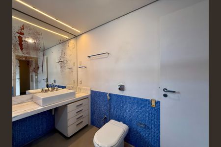 Apartamento à venda com 320m², 4 quartos e 4 vagasBanheiro Suíte 4