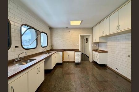 Apartamento à venda com 320m², 4 quartos e 4 vagasCozinha 