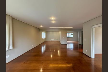 Apartamento à venda com 320m², 4 quartos e 4 vagasSala