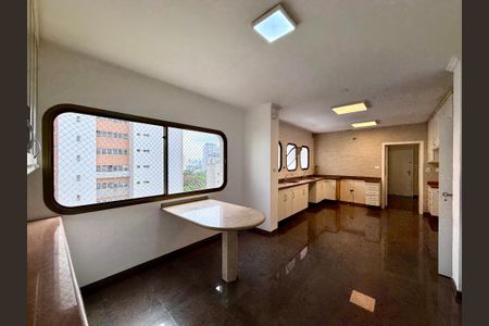 Apartamento à venda com 320m², 4 quartos e 4 vagasCopa