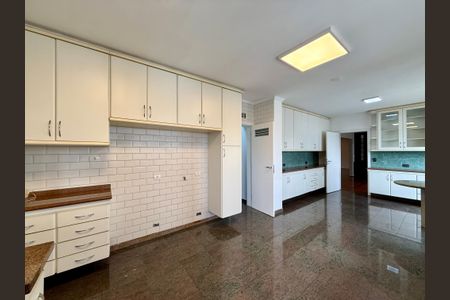 Apartamento à venda com 320m², 4 quartos e 4 vagasCozinha 