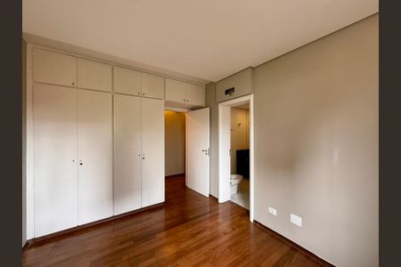 Apartamento à venda com 320m², 4 quartos e 4 vagasSuíte 2