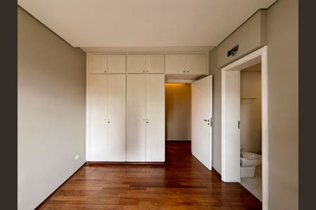 Apartamento à venda com 320m², 4 quartos e 4 vagasSuíte 2