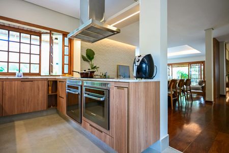 Casa para alugar com 332m², 5 quartos e 3 vagasCozinha