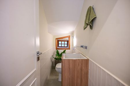 Casa para alugar com 332m², 5 quartos e 3 vagasLavabo