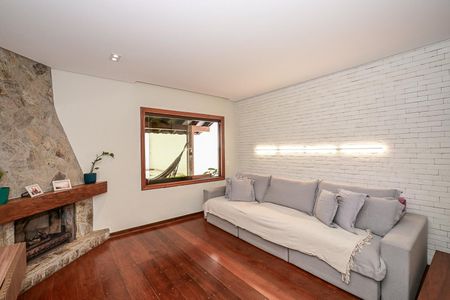 Casa para alugar com 332m², 5 quartos e 3 vagasSala de Tv