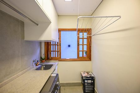 Casa para alugar com 332m², 5 quartos e 3 vagasÁrea de Serviço 
