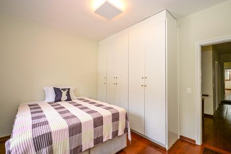 Casa para alugar com 332m², 5 quartos e 3 vagasQuarto 2