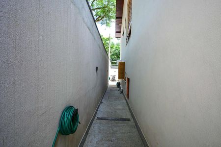 Casa para alugar com 332m², 5 quartos e 3 vagasCorredor Externo