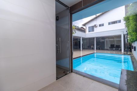 Casa à venda com 380m², 4 quartos e 2 vagasSaúna
