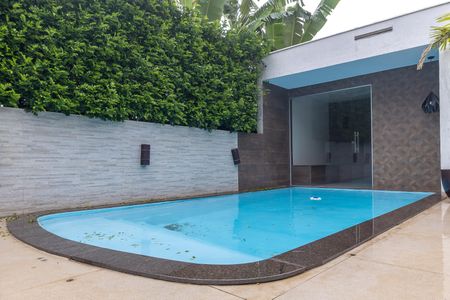 Casa à venda com 380m², 4 quartos e 2 vagasPiscina