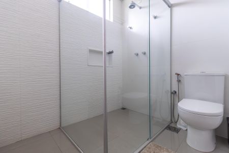 Casa à venda com 380m², 4 quartos e 2 vagasBanheiro da Suíte