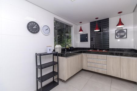 Casa à venda com 380m², 4 quartos e 2 vagasCozinha Externa