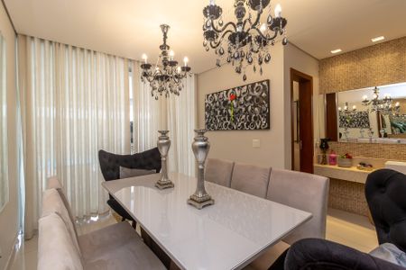 Casa à venda com 380m², 4 quartos e 2 vagasSala