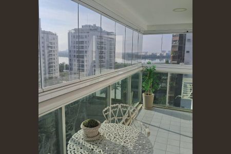 Apartamento para alugar com 75m², 2 quartos e 1 vagaVaranda