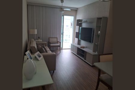 Apartamento para alugar com 75m², 2 quartos e 1 vagaSala