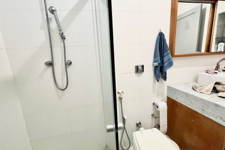 Apartamento à venda com 115m², 3 quartos e 1 vaga Apartamento à venda com 115m², 3 quartos e 1 vagaBanheiro 2