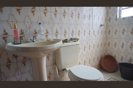 Apartamento à venda com 140m², 3 quartos e 1 vaga Apartamento à venda com 140m², 3 quartos e 1 vagaBanheiro piso inferior da sala