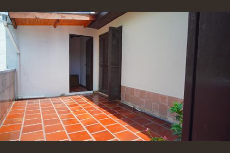 Apartamento à venda com 140m², 3 quartos e 1 vaga Apartamento à venda com 140m², 3 quartos e 1 vagaVaranda entre quarto 2 e 3