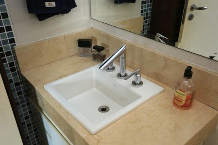 Apartamento à venda com 126m², 3 quartos e 3 vagasBanheiro da Suíte 1