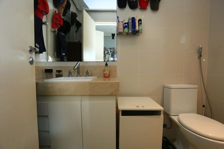 Apartamento à venda com 126m², 3 quartos e 3 vagasBanheiro da Suíte 1