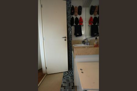 Apartamento à venda com 126m², 3 quartos e 3 vagasBanheiro da Suíte 1