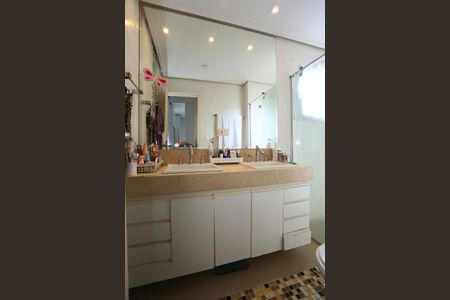 Apartamento à venda com 126m², 3 quartos e 3 vagasBanheiro da Suíte 2