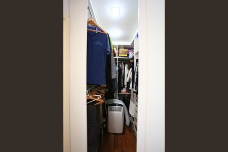 Apartamento à venda com 126m², 3 quartos e 3 vagasCloset da suíte 2