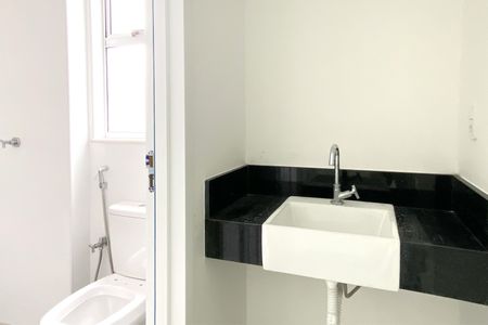 Banheiro de apartamento para alugar com 1 quarto, 43m² em Barro Preto, Belo Horizonte